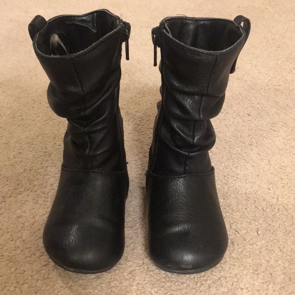 Black slouch boots